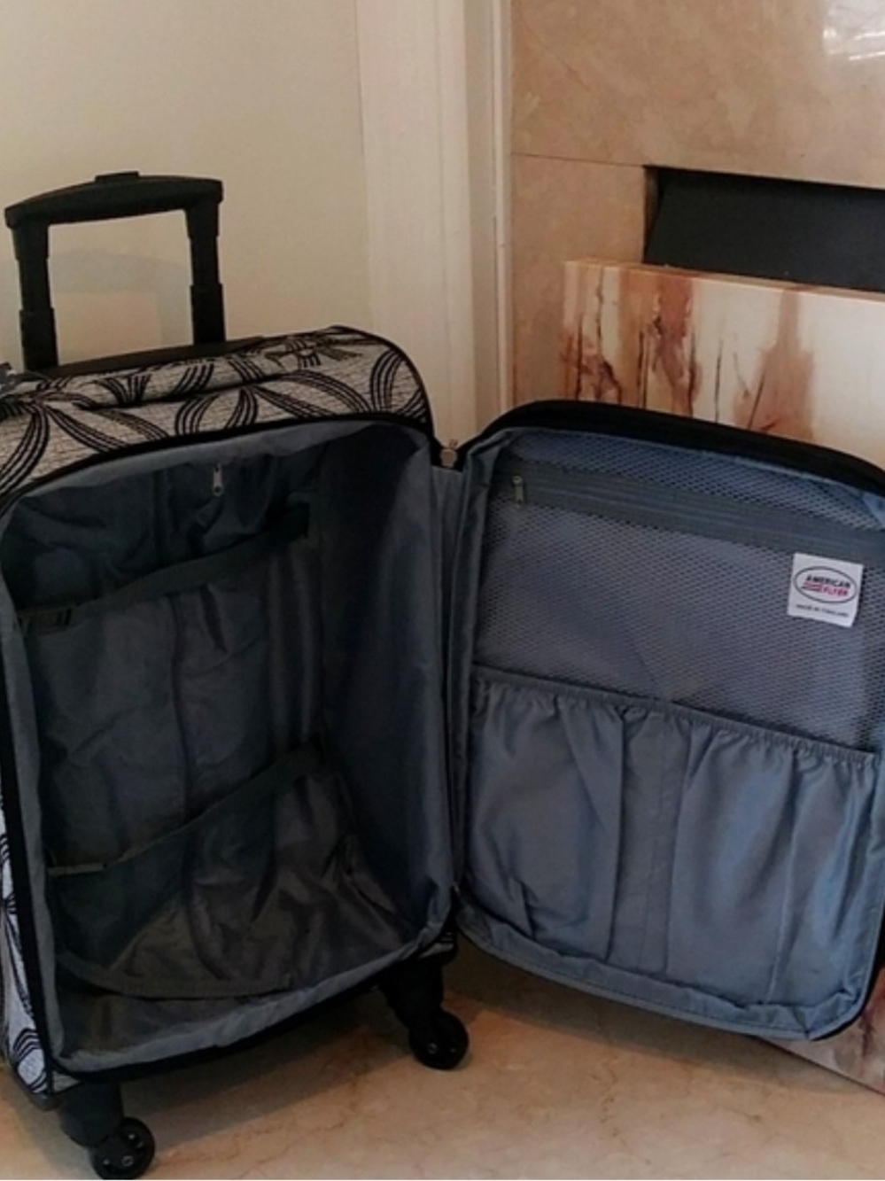 American Flyer Carry-On 20" Luggage - Gray & Black - Picture 3 of 3